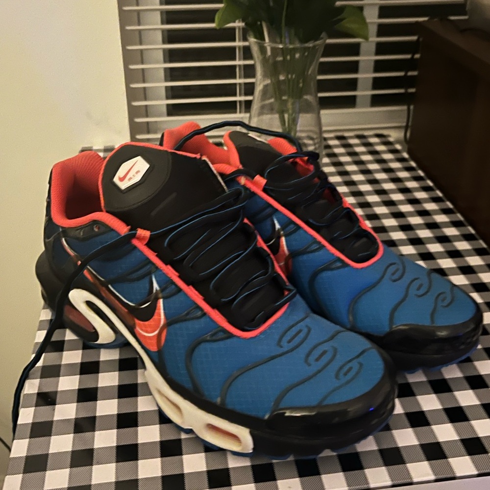 Nike Dynamic Blue and Red Air Max Sneakers